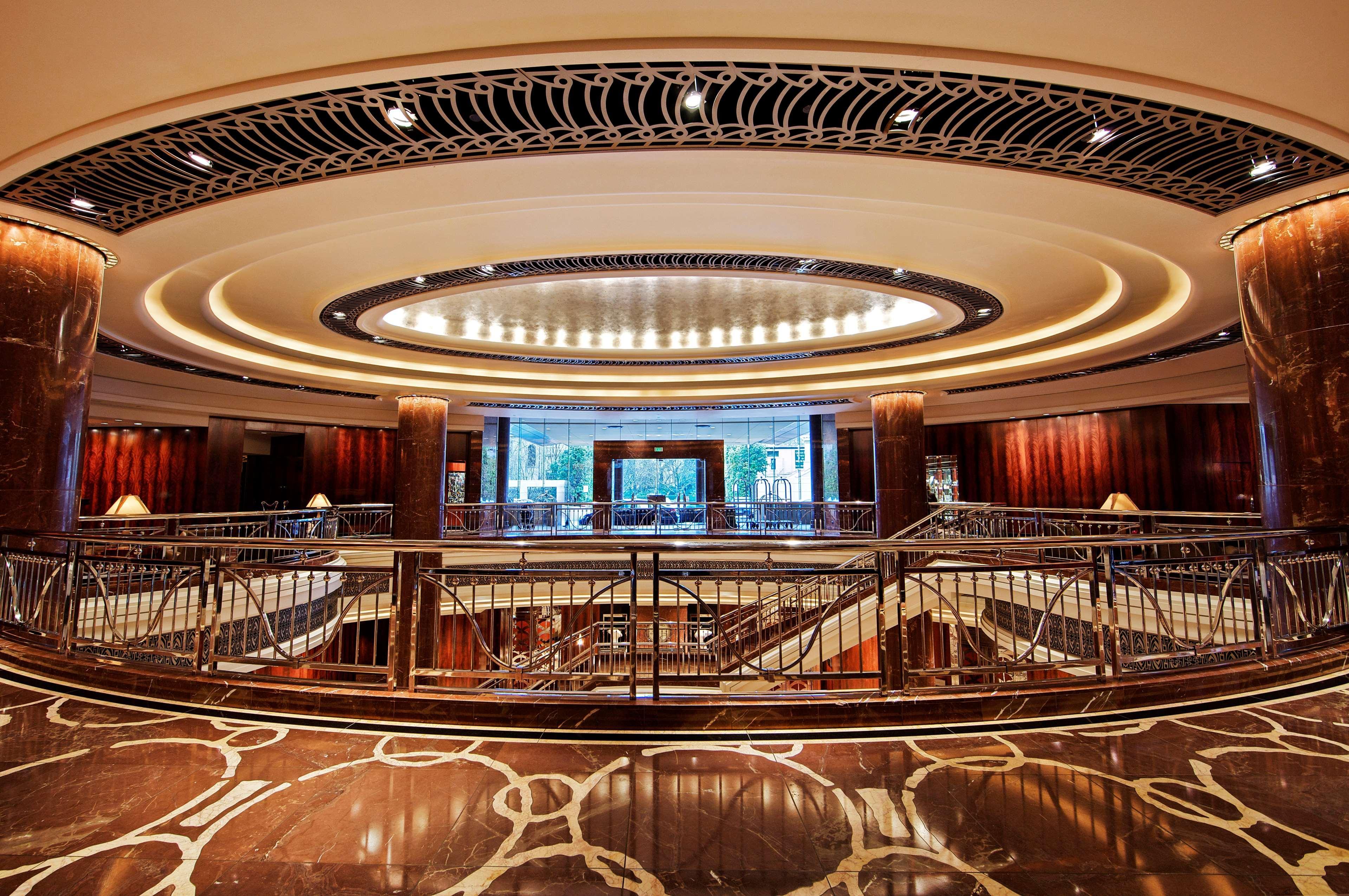 Hotel Park Hyatt Melbourne City Exterior foto The lobby of the Ritz-Carlton, Dubai