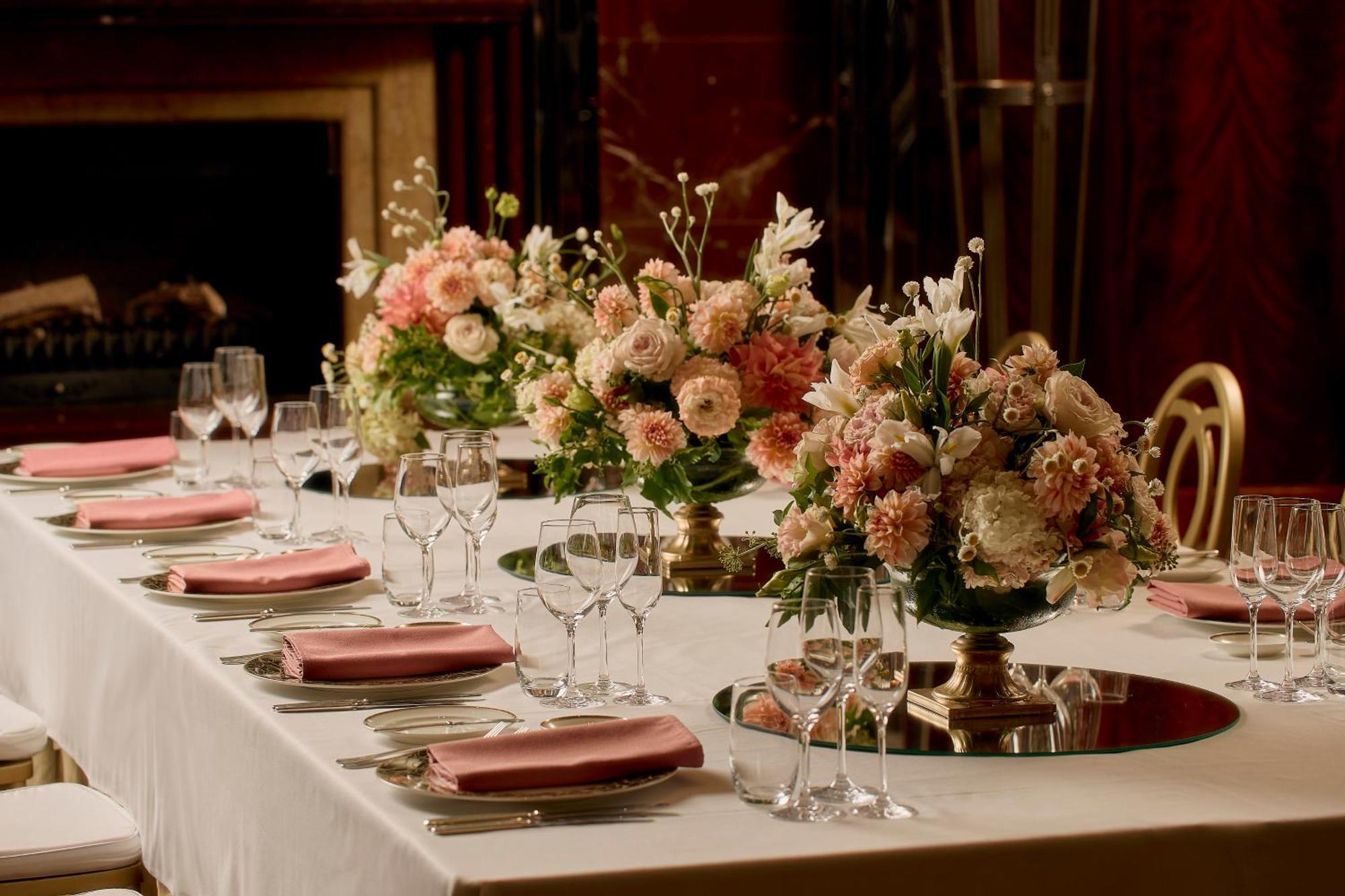 Hotel Park Hyatt Melbourne City Exterior foto A table set for a formal dinner