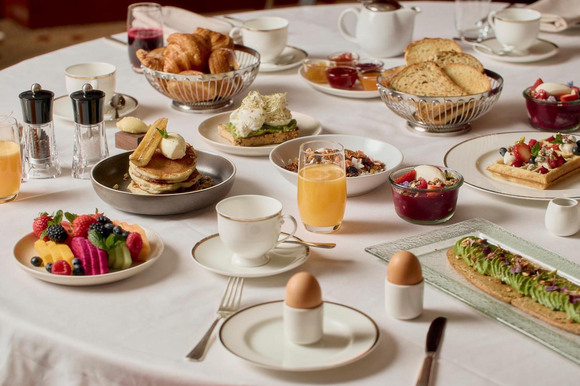 Hotel Park Hyatt Melbourne City Exterior foto A breakfast table at the Ritz