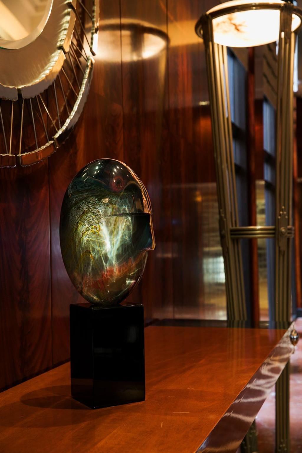 Hotel Park Hyatt Melbourne City Exterior foto The Star of India, a large star sapphire, on display at the Natural History Museum, London