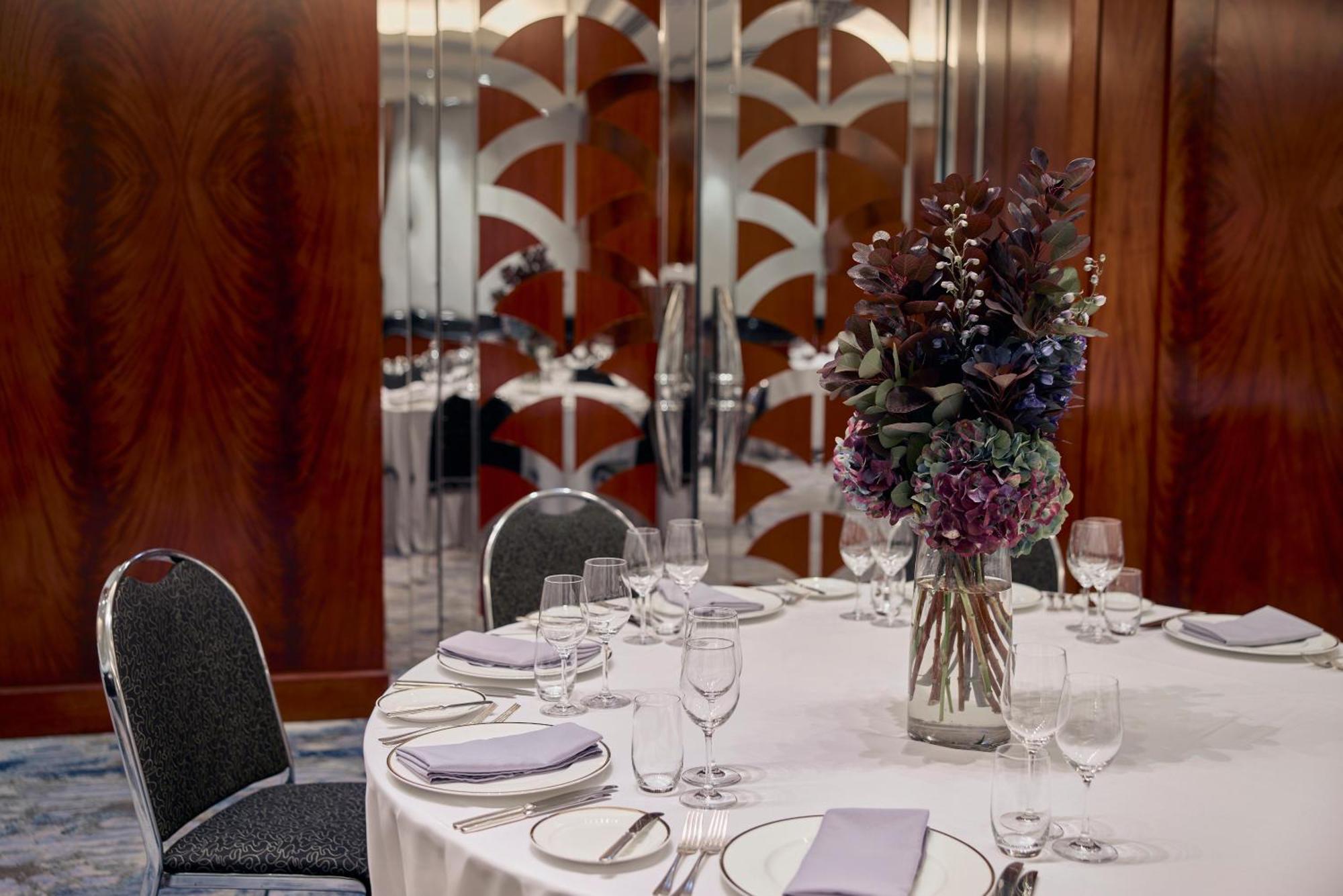 Hotel Park Hyatt Melbourne City Exterior foto The interior of the restaurant